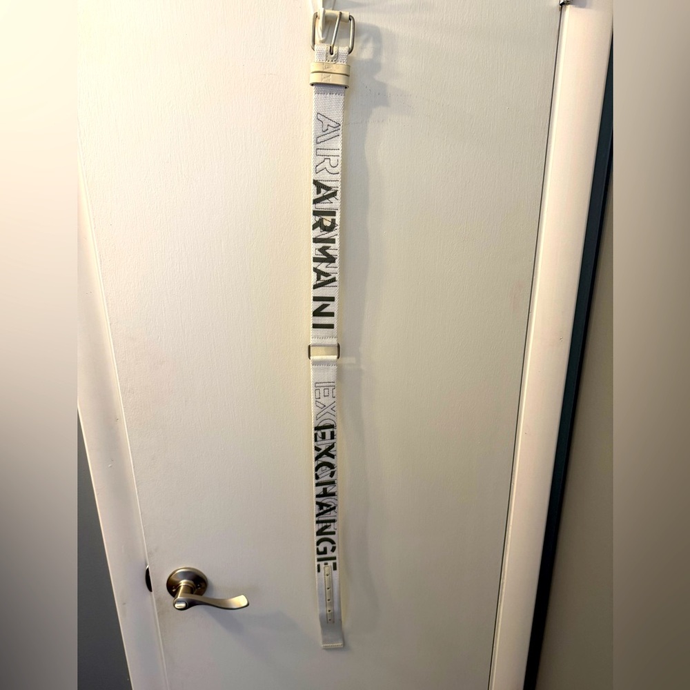 White Armani Exchange Belt
39in
Great shape!
